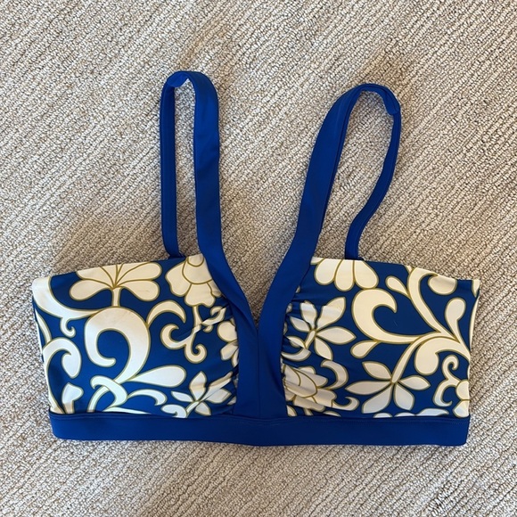 Boden Ladies Glorious British Style Blue Cream Pattern Bikini Top NWOT - Picture 2 of 7